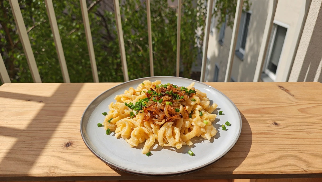 Käsespätzle mit Hofkäse und Röstzwiebeln